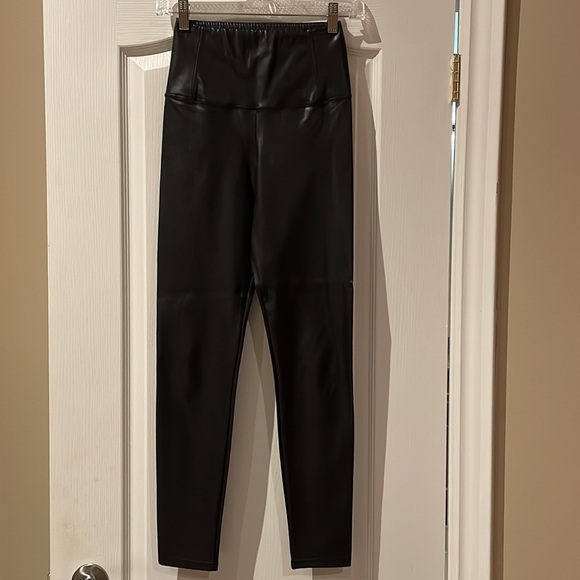 Aritzia Wilfred Free Daria Leggings - Vegan Leather - Ankle length - Picture 6 of 7